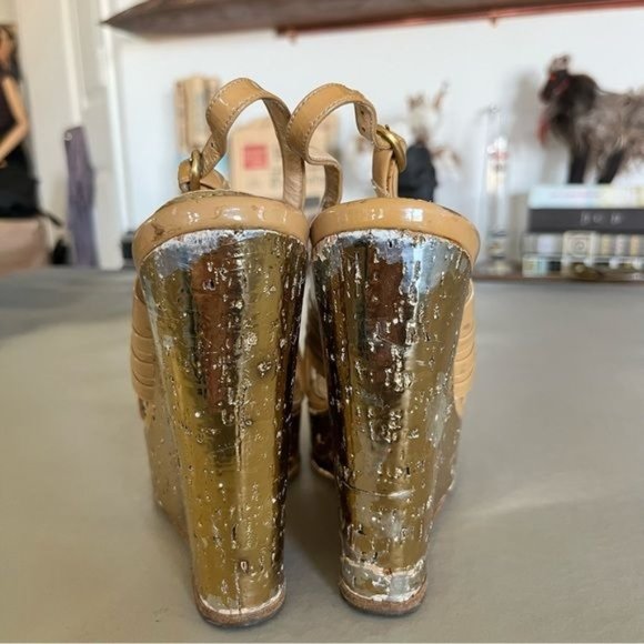 YSL Idole Gold Wedge Platform Patent Leather Nude Sandals - Picture 5 of 11
